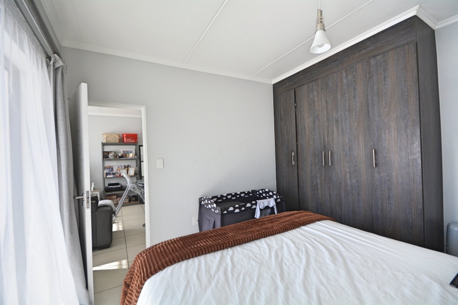 To Let 1 Bedroom Property for Rent in Sandown Western Cape